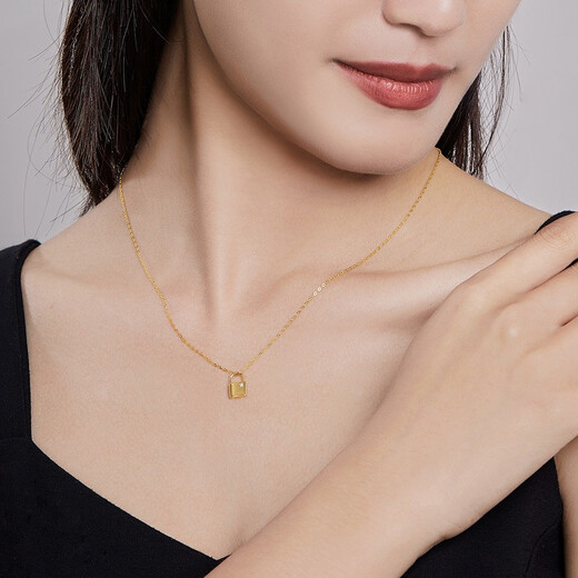 Hi Diamond Yellow 18k Gold Diamond Pendant Women's Fashion Lock Necklace Clavicle Chain for Wife and Girlfriend Birthday Gift Yellow 18k Gold 1.5 points