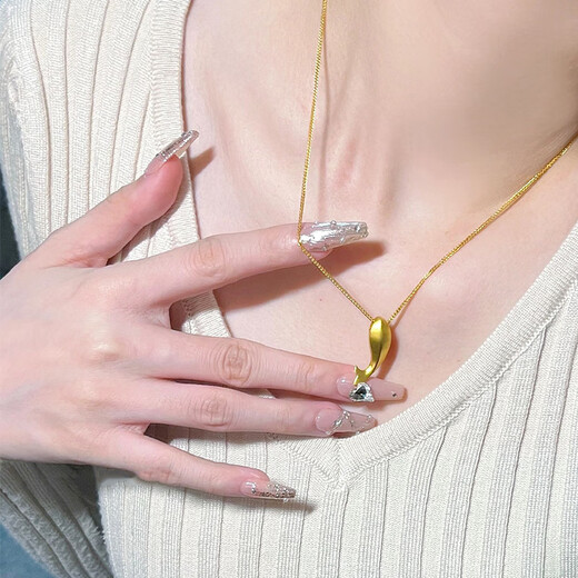 Holy glass comes ashore koi lucky thing small goldfish necklace for women 18k gold light luxury niche college entrance examination graduation gift for girlfriend small goldfish + box chain