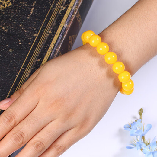 Ancient Baltic Sea pure yellow chicken fat yellow beeswax bracelet single circle amber round beads old beeswax bracelet as a gift for leaders. Bead diameter 25mm, 10 beads, car mounted, 0 carat, required