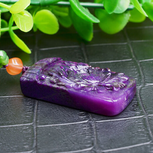 Bhiodha crystal old material jade purple Shu Jilai pendant carved peony flower retro women's Suji stone jewelry