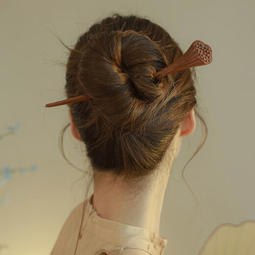 Pretty three-year-old new Chinese-style ginkgo leaf hairpin, high-end hairpin, sandalwood hairpin for girls, ancient style Hanfu headdress, cheongsam accessories, ginkgo leaf