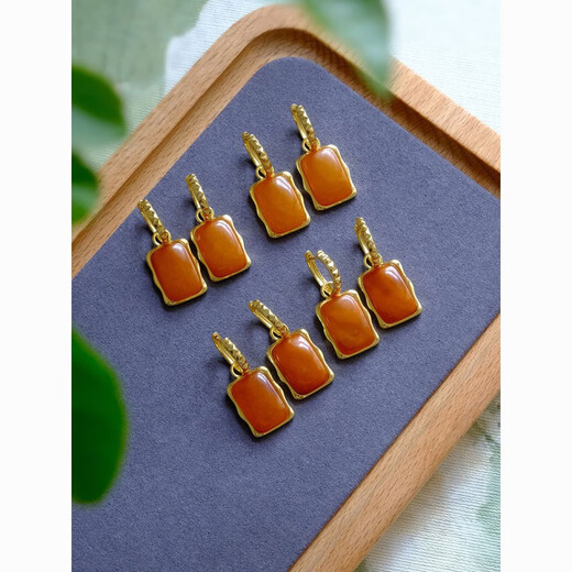 Qingmeng beeswax earrings for women, sterling silver earrings, retro earrings, Chinese style square earrings, niche earrings, natural old beeswax earrings, a pair