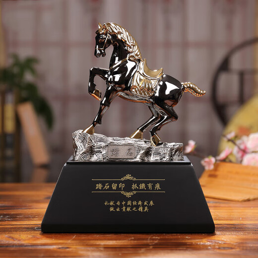 Fadyborl Horse au succès Bureau Office Ornements Horse Artisanat Home Salon Wine Cabinet Decoration Business Custom Gift Small Stand Gun Silver Gold Stepping Stone