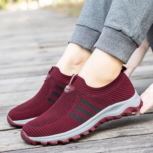 Stand-standing foot and foot rigorous elderly shoes for women in spring and summer, wide fat feet, middle-aged and elderly people lightly pedal old Beijing cloth shoes for women soft sole walking shoes 9202 jujube women's style 40 (250mm)
