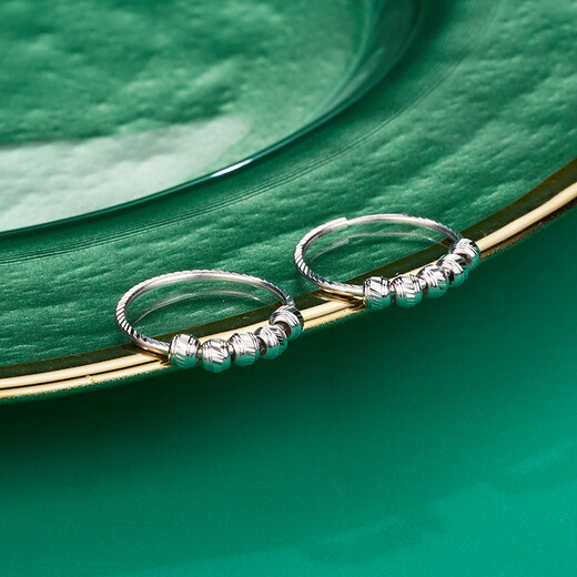 Yuan Shengfu's new PT950 transfer bead hoop platinum earrings platinum earrings 3.19 grams inner diameter about 2cm