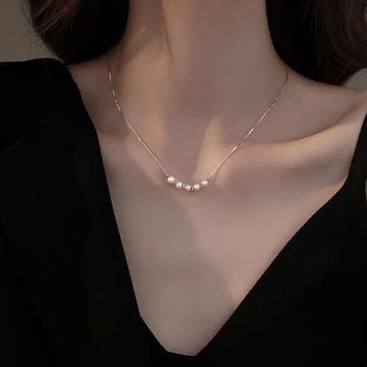 Yijin S925 sterling silver necklace for women 2025 new freshwater pearl necklace high-end design niche light luxury clavicle pendant exquisite gift box freshwater pearl necklace
