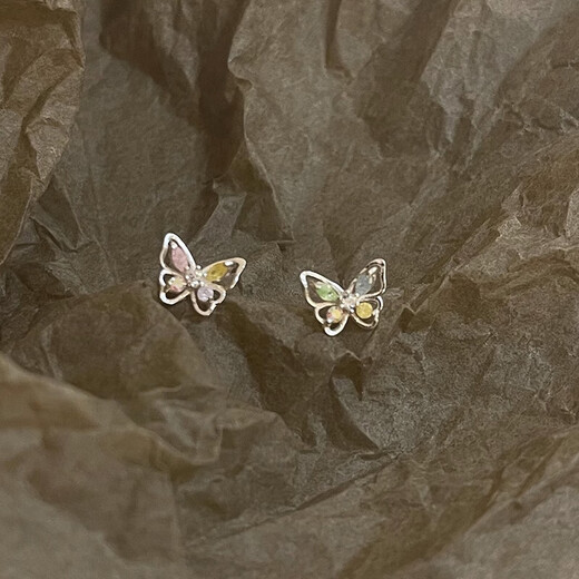 Bai Qixin's gift 999 silver needle butterfly earrings women's ear bone nails high-end earrings exquisite and compact ear piercing not easy to cause allergies hollow colorful butterfly earrings