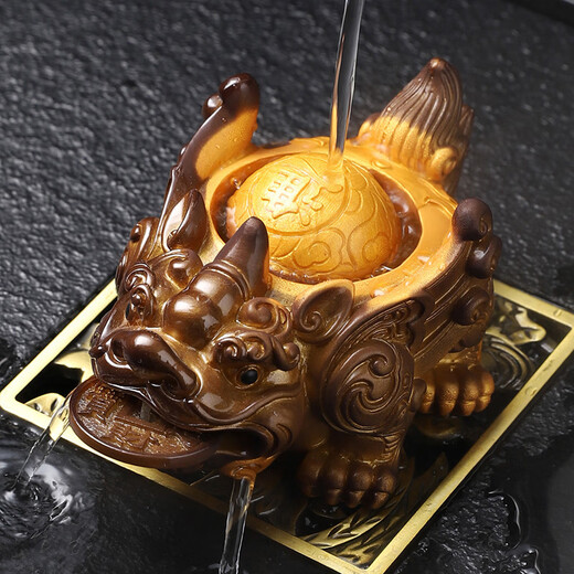 Tachi Miss Pixiu tea set accessories, color-changing tea pet ornaments, money rolling tea table ornaments, color-changing money rolling Pixiu tea pet (red)