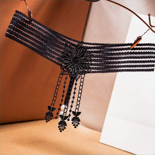 Sexy lingerie European and American hot one-thread thong women's flirting beaded friction see-through tassels gray blue one size fits all (suitable for 80-120 Jin Jin equals 0.5 kg)