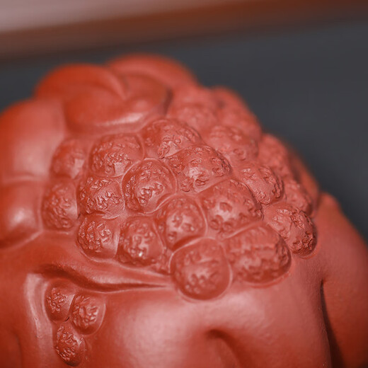 Gold inlaid jade Yixing purple sand tea pet, hand-carved tea set accessories, tea tray and tea table ornaments, three-legged Ruyi Golden Toad