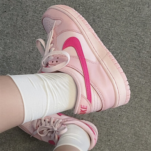 
Nike (NIKE) DUNK LOW Women's Blue White Pink Classic versatile non-slip, wear-resistant low-top casual sports shoes DH9765-600 pink 35.5