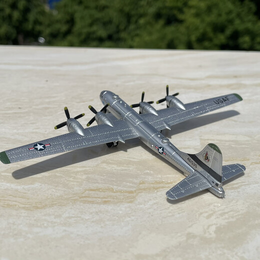 World War II aircraft model alloy B-29 bomber American b29 simulation static military model ornaments 1 300