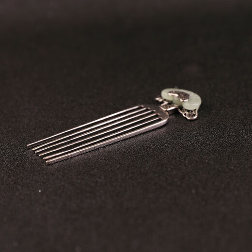 Jiangnan first saw Hanfu straight version hair comb silver-plated retro comb ethnic style ancient costume cheongsam hair accessories for women to give to their wives and girlfriends as holiday gifts