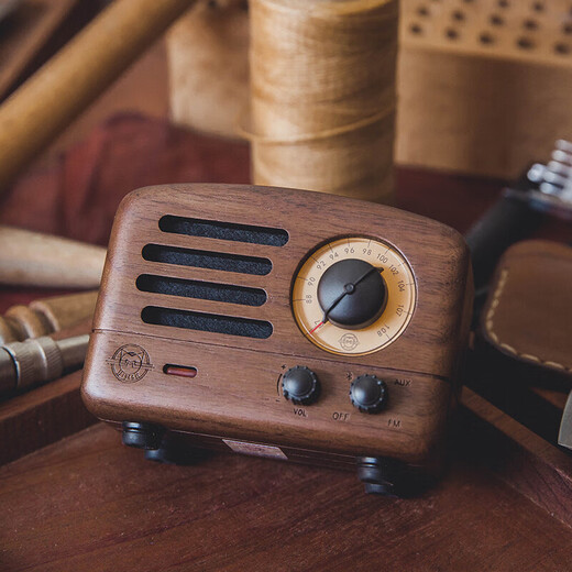 Elvis Presley Radio Elvis Presley Audio Little Prince Wireless Portable Bluetooth Speaker Desktop Log Wood Retro Mini Speaker Walnut 2026 Valentine's Day Gift First Choice for Gifts