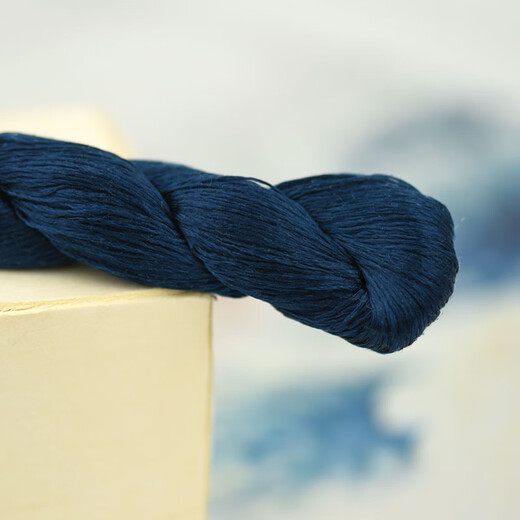 Other embroidery craftsmen No. 118 mulberry silk thread large Suzhou embroidery entangled velvet handmade embroidery thread embroidery thread ink blue embroidery thread No. 6 5 small