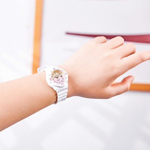 CASIO watches Fashionable sports student watches Waterproof quartz women's watches Children's watches High school students' watches LRW-200H-4E2 Recommended by the store manager