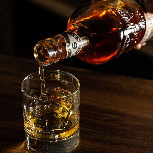 Templeton Rye Whiskey Templeton aged rye whiskey American original imported foreign wine six-year aged rye whiskey