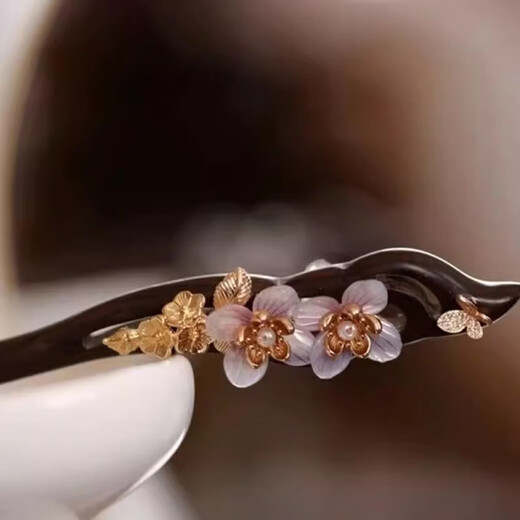 Two Worlds Huan Guo Fan Black Sandalwood Flower Hairpin Women's 2025 New Cheongsam Headdress Wooden Hairpin Plate Hairpin High-end Petal Hairpin