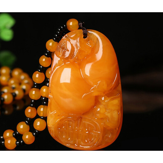Qinhenghui guaranteed price Fat Donglai quality official beeswax pendant for women and old men chicken fat yellow amber long necklace ethnic style hanging D style/gourd (old honey style)