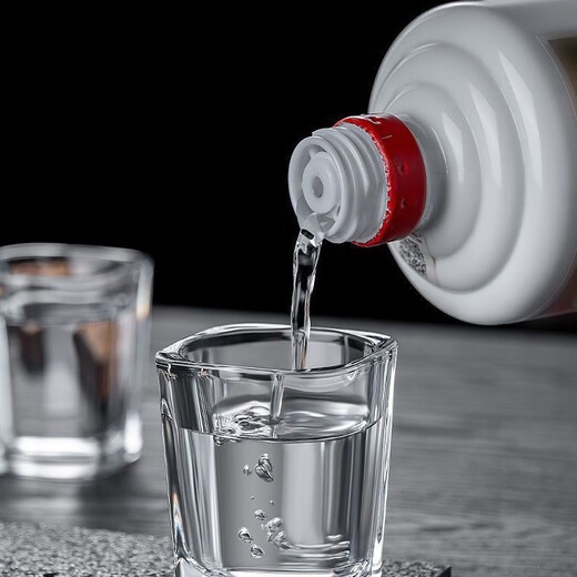 Liquor cup household set glass shot glass small foreign wine one-cup wine set manufacturer direct sales square cup 12 square cups