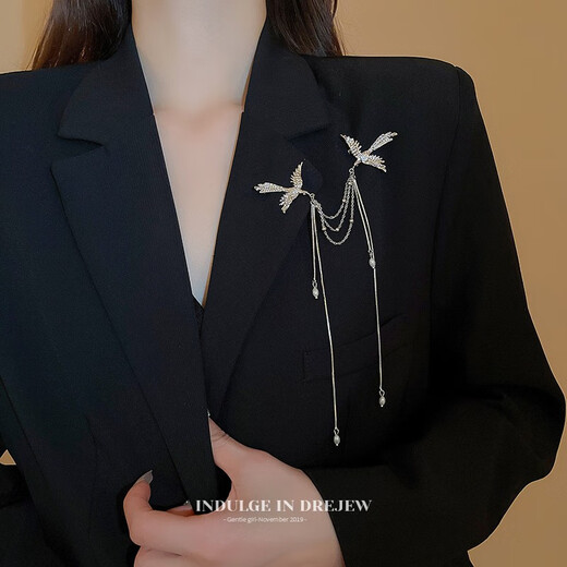 QUAMER Gold Store New Chinese Style Phoenix Pearl Tassel Brooch High-End Exquisite Fashion 2024 New Gold