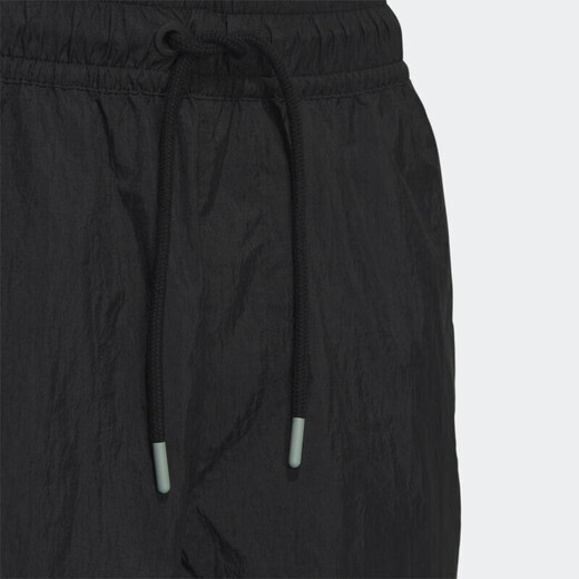 Adidas Neo Shorts Pantalones para hombres Summer Nuevo entrenamiento de fitness al aire libre Pantalones de pellizco Pantalones de playa transpirables para correr pantalones cortos negros IP3882 S