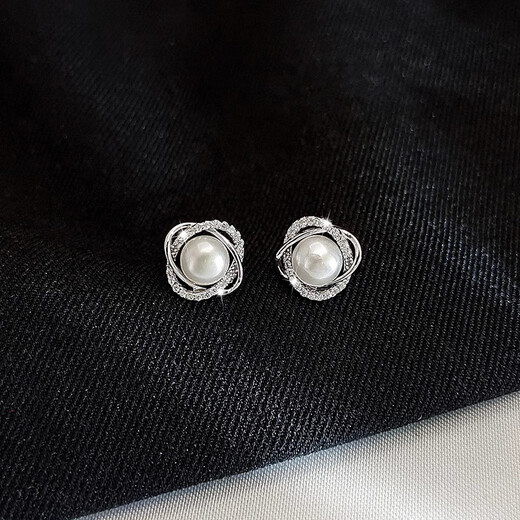Qi Xiaomi Pure S999 Pure Silver Pearl Earrings for Women Sleeping Free Small Earrings 2025 New Trendy Imitation Pearl Earrings Pair