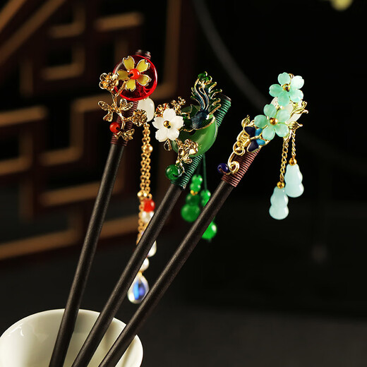 Mr. Ouyang's antique retro imitation Hetian jade petal hairpin, ancient Hanfu tassel step headband, modern girls' hairpin, maple leaf like red