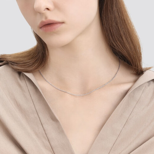 Chow Sang Sang 18k white gold versatile K gold color gold necklace plain gold clavicle chain women's model 04800N pricing 40 cm