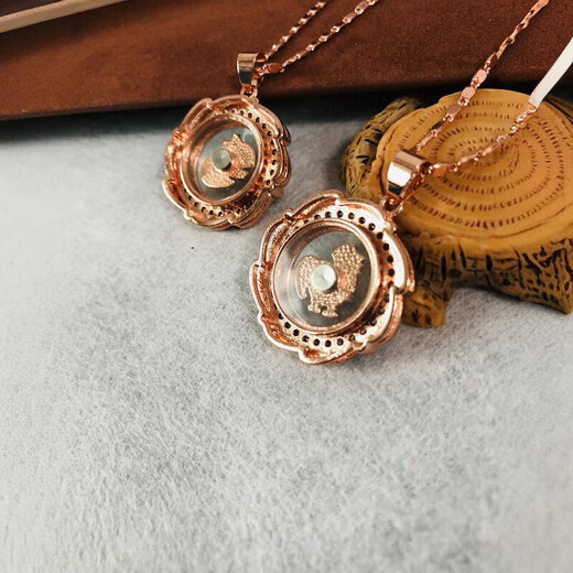 WSAY sense rose gold whirlwind 18 gold rotating zodiac pendant, light luxury female rotating lottery gold, the counter is round and large rose gold zodiac rabbit chain supplier