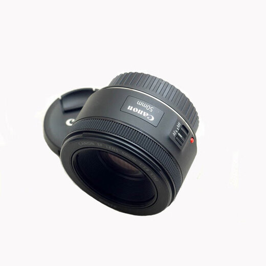Canon only replaces but does not repair the EF 50mm f/1.8 STM standard fixed focus portrait lens, the third generation of the spittoon, a must-have lens