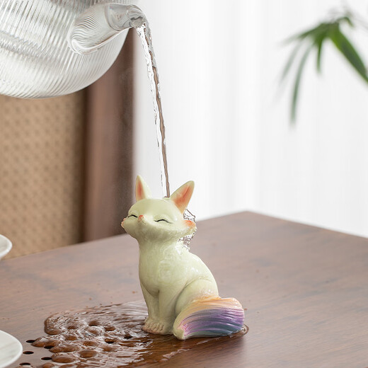 At noon, the color-changing little fox tea pet can raise fine tea, tea tray, tea table, tea set accessories, tea table couple resin ornaments, color-changing tea pet fox