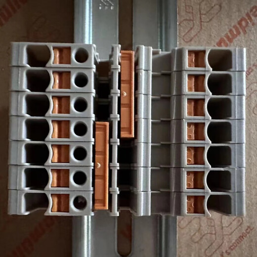 
Weidmller terminal cross-connector ZQV2.5N/4 A series terminal short strip cross-connector 1527590000