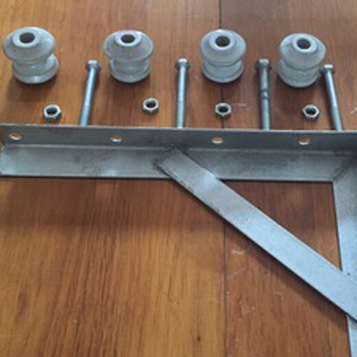 工途（Gongtu）电缆电力室户外支架托架7字架墙外固定电线瓷子L型三角横担 4号角铁2线七字架（单支架