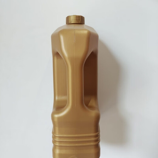 Special 719 for loaders and forklifts. Brake oil can be used in LonGong, LiuGong, Lingong and XiaGong. 4L new package. 4 kg bottle of oil. LonGong, LiuGong, Lingong and XiaGong.