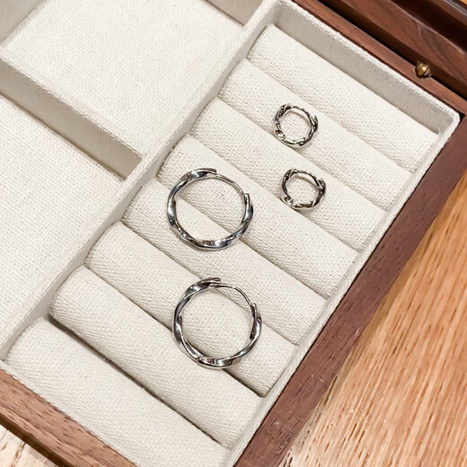 Hua Youxin Persimmon s925 silver earrings, female Mobius earrings, niche design plain hoop earrings, high-end ear buckle jewelry, silver Mobius earrings - large hoop style 2 pieces