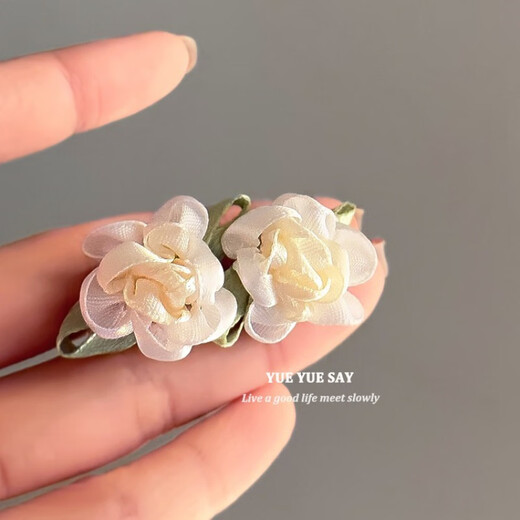 松窗梦语 少女与茉莉 复古氛围感缎面花朵发夹 气质小众刘海边夹碎发卡发 小花朵发夹两个装