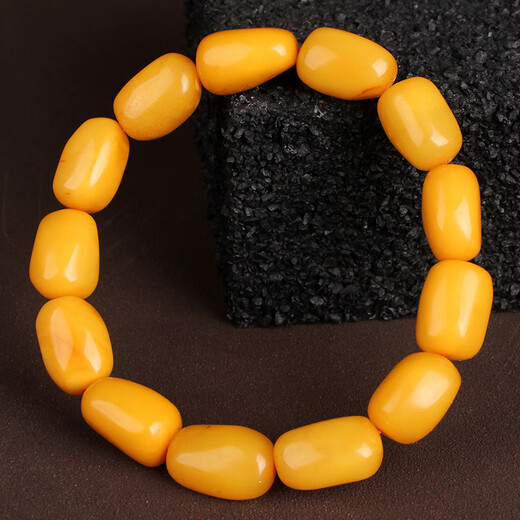 Minol Beeswax Chicken Fat Yellow Full Wax Bracelet with a diameter of about 12mn and a weight of 18.67 grams