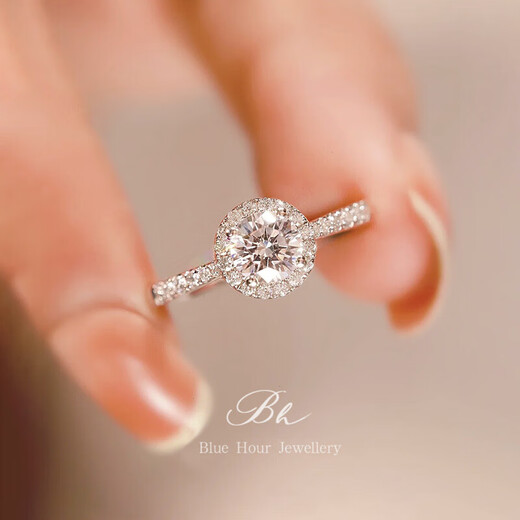 Pt950 Platinum Moissanite Ring Women's One Carat Round Bag Couple Ring Proposal Wedding Diamond Ring for Wife Light Luxury Round Bag Main Diamond 50 Points No. 17