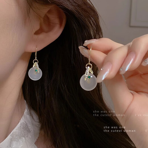 Core luxury ancient style tassel earrings for women, new Chinese style Hanfu cheongsam earrings, high-end simple and versatile earrings commemorative gift, safe buckle earrings