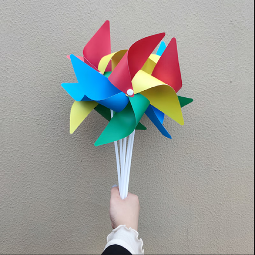 Vinoa kleine Windmühle Dekoration im Freien rotierende Kunststoff Kinder Hand Holding Spielzeug Kindergarten Ein-Yuan kleiner Geschenkgroßhandel 30 vierseitige Handhaltefarbe