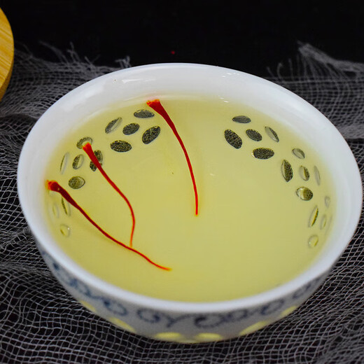 
Beijing Tongrentang Saffron Tibetan Saffron can be used with Iranian special red saffron soaked in water and drink gift box saffron planting balls souvenir 10 pieces/10g [gift box set