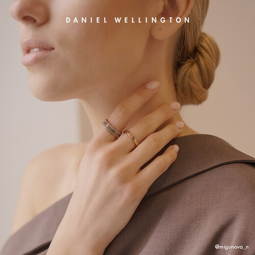 Daniel Wellington DW Ring Men and Women Morning Mist Gray Two-tone Couple Ring to Commemorate Confession Birthday Gift to Girlfriend Size 8 DW00400053