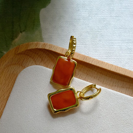 Qingmeng beeswax earrings for women, sterling silver earrings, retro earrings, Chinese style square earrings, niche earrings, natural old beeswax earrings, a pair