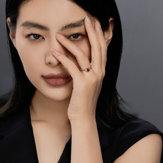 Yicai Jewelry Natural Pigeon Blood Ruby Ring for Women 18k Gold Diamond Colorful Jewelry Ring Simple and Fashionable 1.02 Carats / Pigeon Blood Red / No Burning / International Certificate