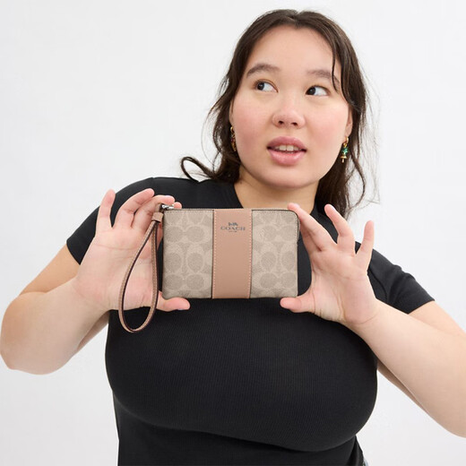 COACH Outlet Women's Bag Classic Logo Presbyopia Stripe Pattern Corner Zipper Wrist Bag Card Holder Red SV/Sand Yellow/Taupe