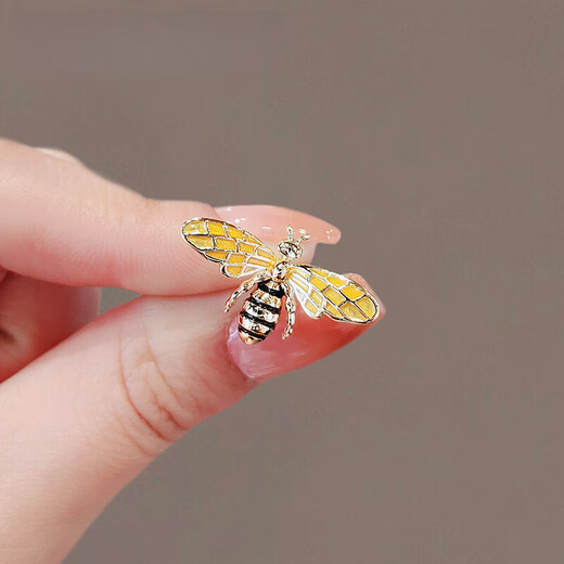Shijun (SHIJUN) suit brooch men's bee light luxury personality cute little clothes collar pin temperament brooch pin accessories sense LY3543 brooch little wasp