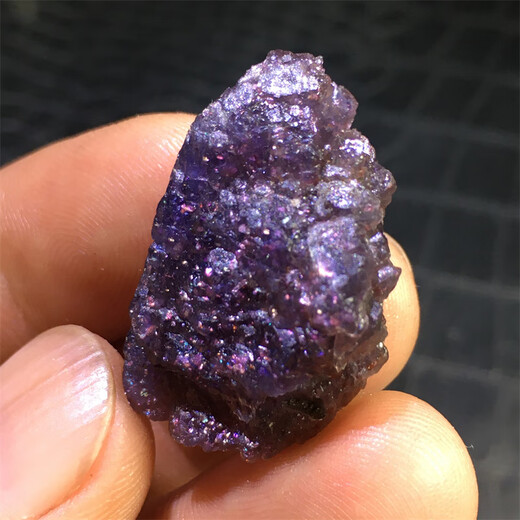 Pure strawberry crystal starry sky blood drop cordierite raw stone ornaments Tanzanite sapphire cyan pendant carved wool A857 blue