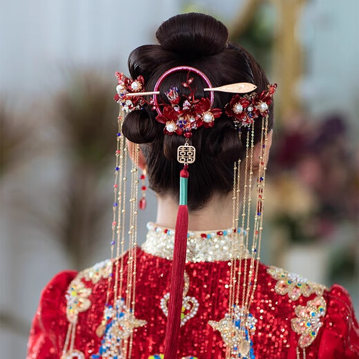 Ancient bridal Xiuhe headdress, golden phoenix crown, Chinese wedding costume, tassel hair accessory, showy face, small Xiuhe clothing accessories, new Chinese style back-pressed Xiuhe hair accessory, ear clip style