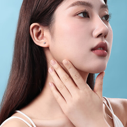 Safir platinum earrings for women PT950 sparkling car flower small sugar cube earrings for girlfriend, one pair, about 0.9 grams